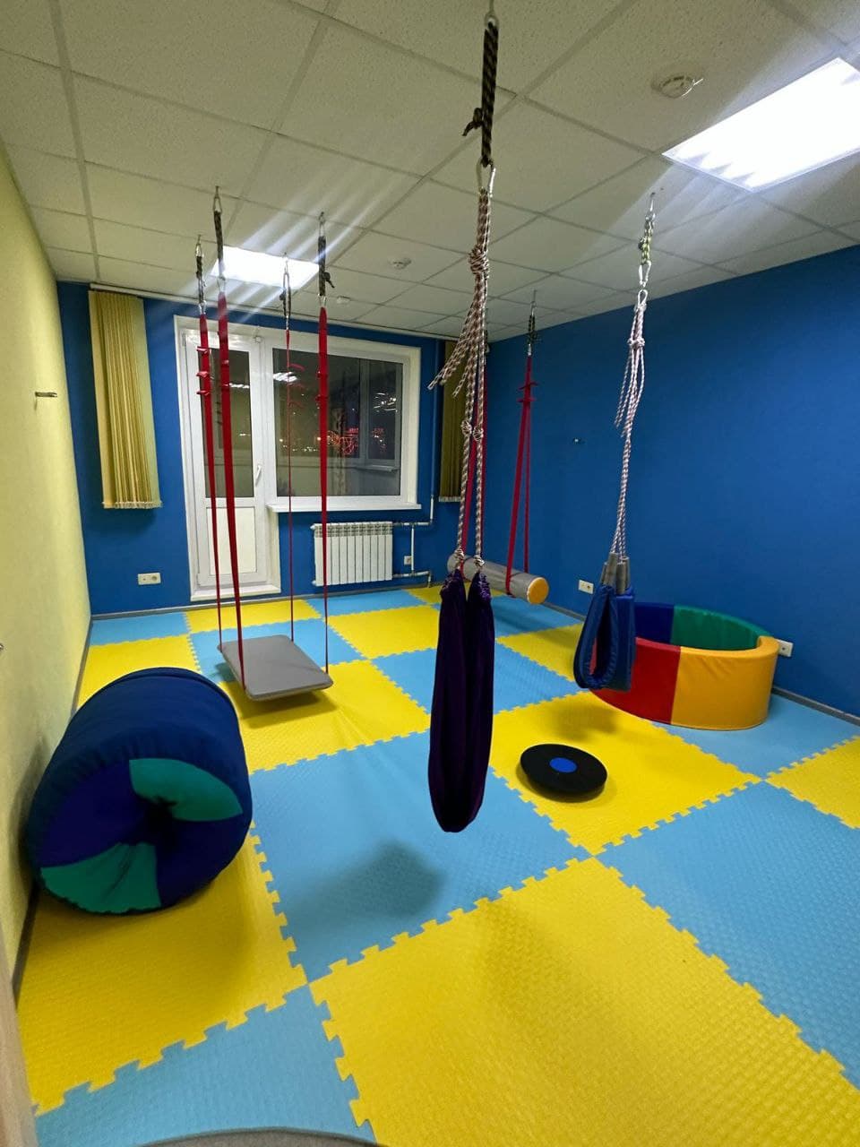 Фото центра, слайд 1